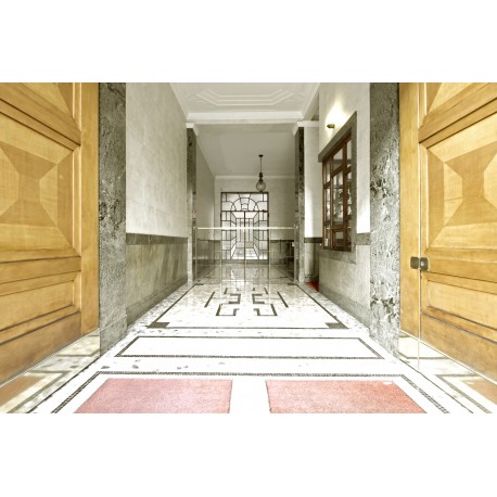 AD.ZE P.ZZA LAVATER PLURILOCALE FRAZIONABILE MQ 225